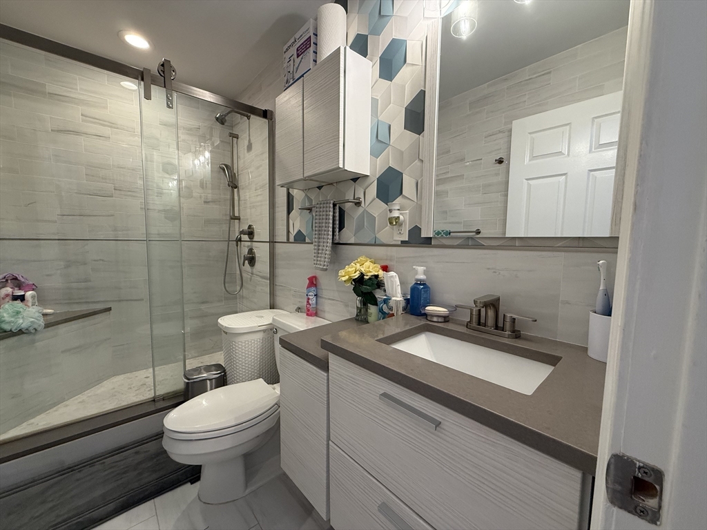 100 Captain's Row, Chelsea