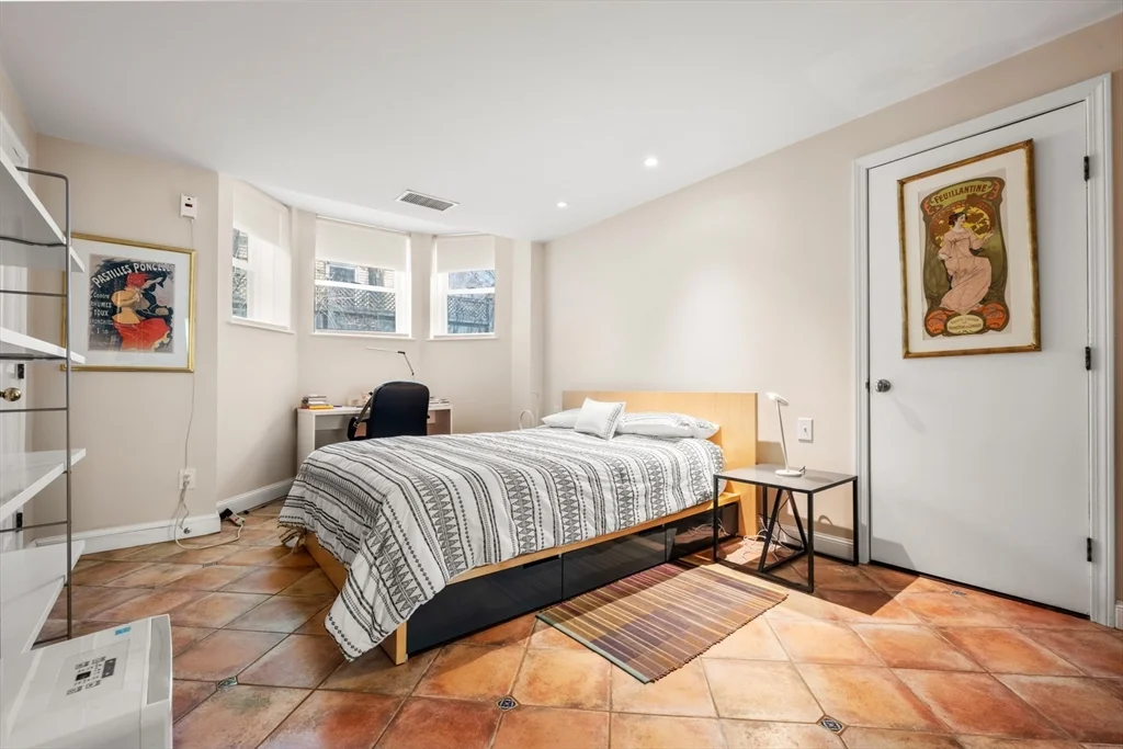 14 Craigie St, West Cambridge