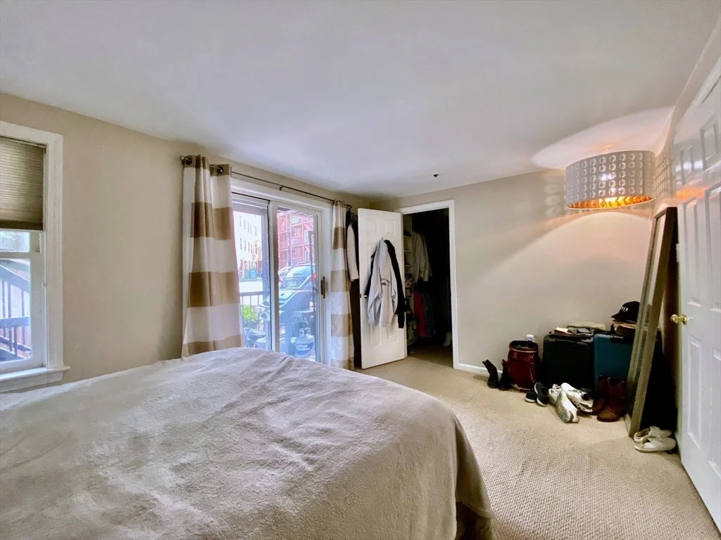 15 Henley, Charlestown