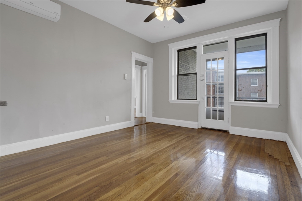 325 Summit Ave, Brighton