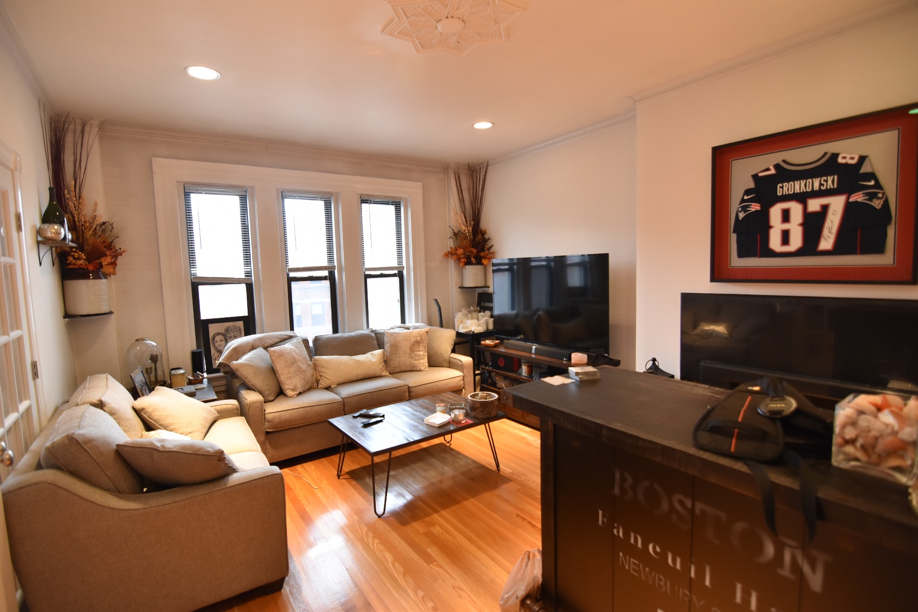 254 Newbury St, Back Bay