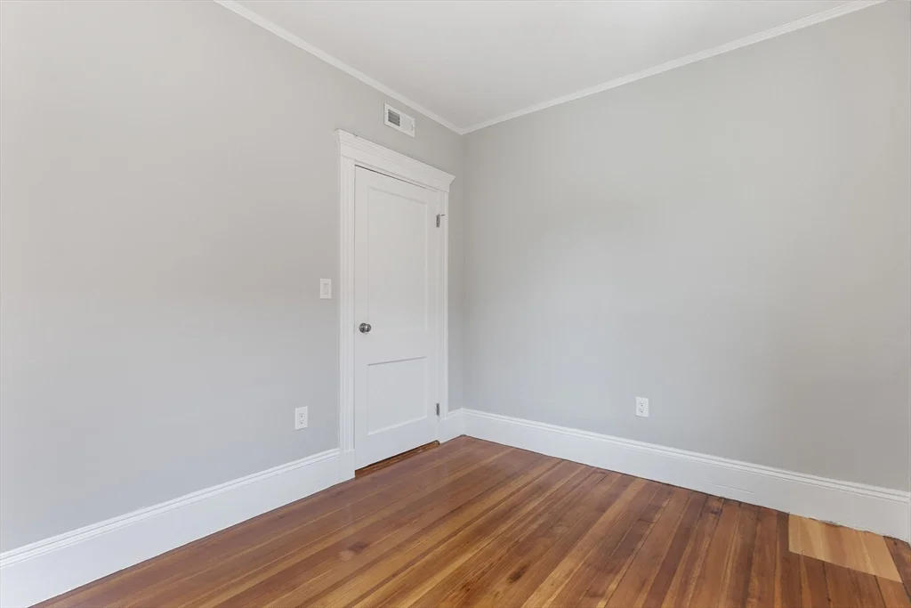 64 Bakersfield, Dorchester