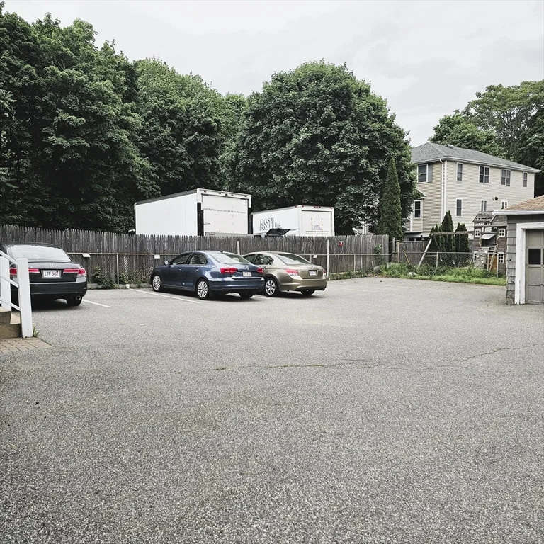 97 Hammond St, Waltham