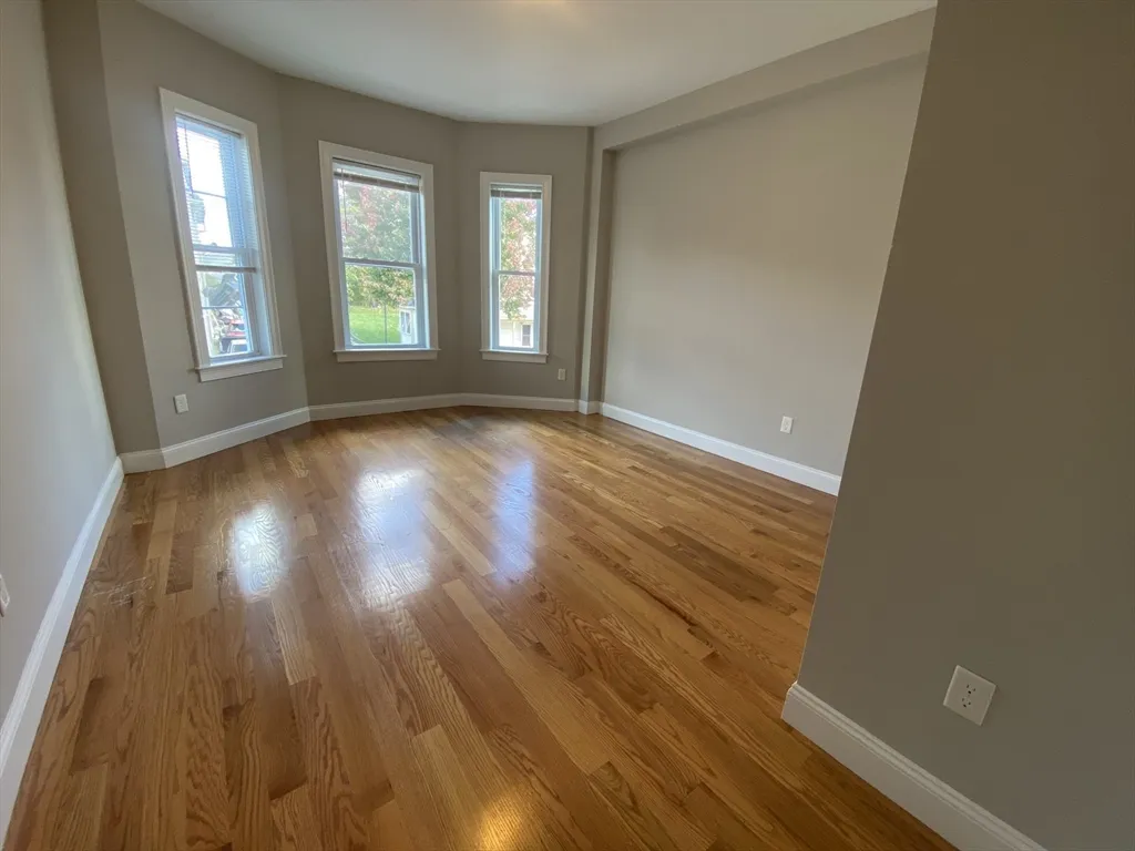 17 Maywood St, Roxbury