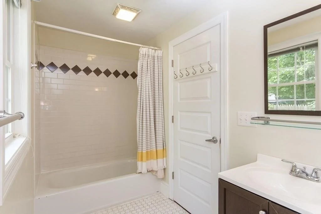 36 Willowdale Rd, Groton