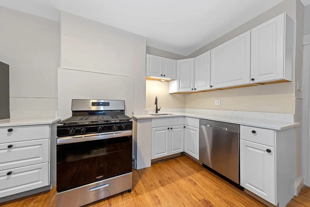 159 Cambridge St, East Cambridge
