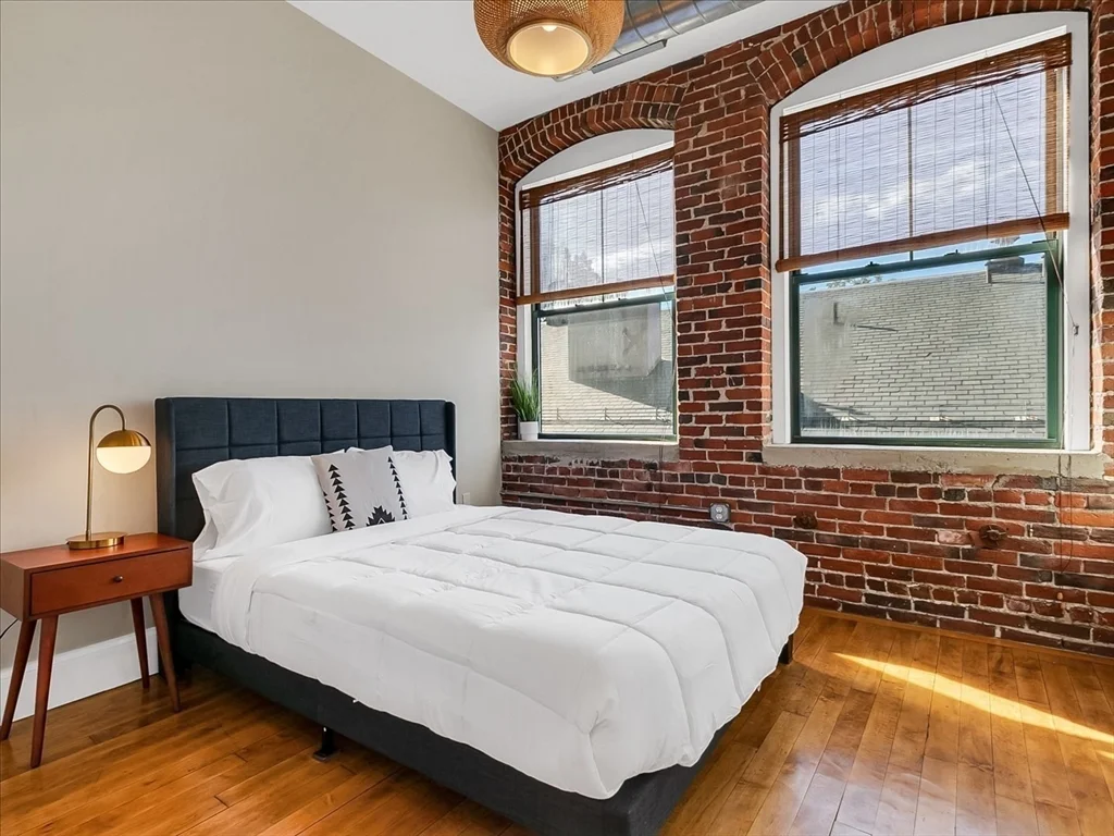 281 Essex St, Salem