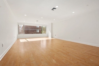 183 Oak St, Newton Upper Falls