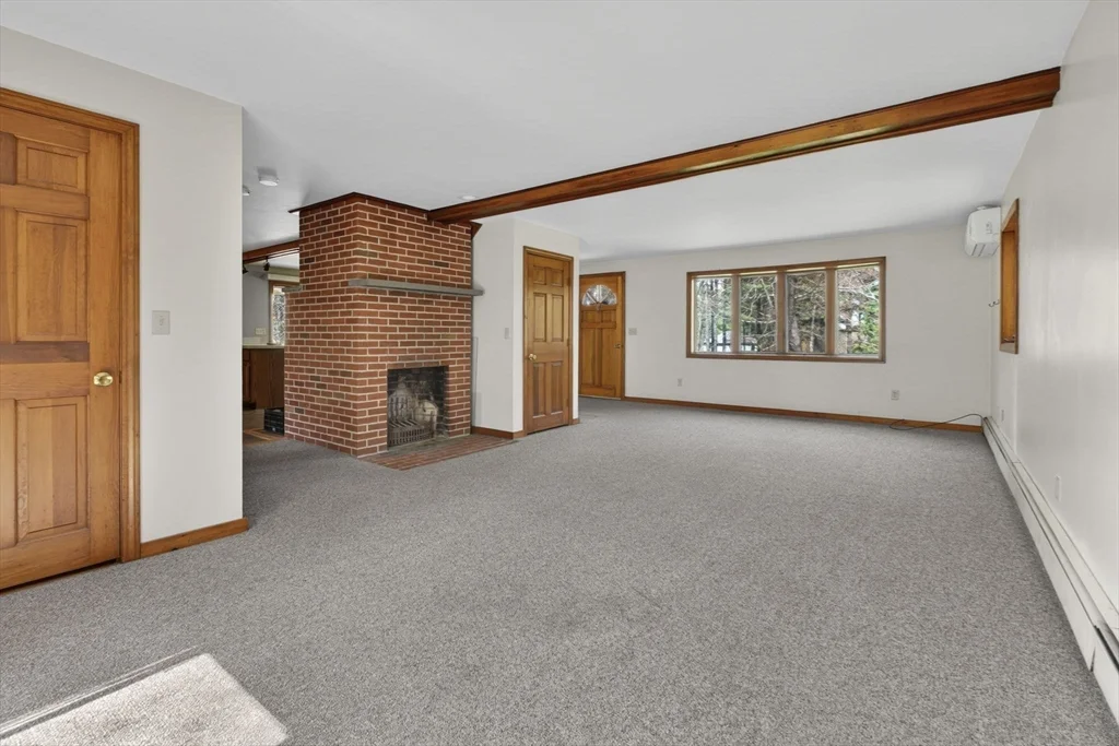 6 Pine Woods Rd, East Kingston