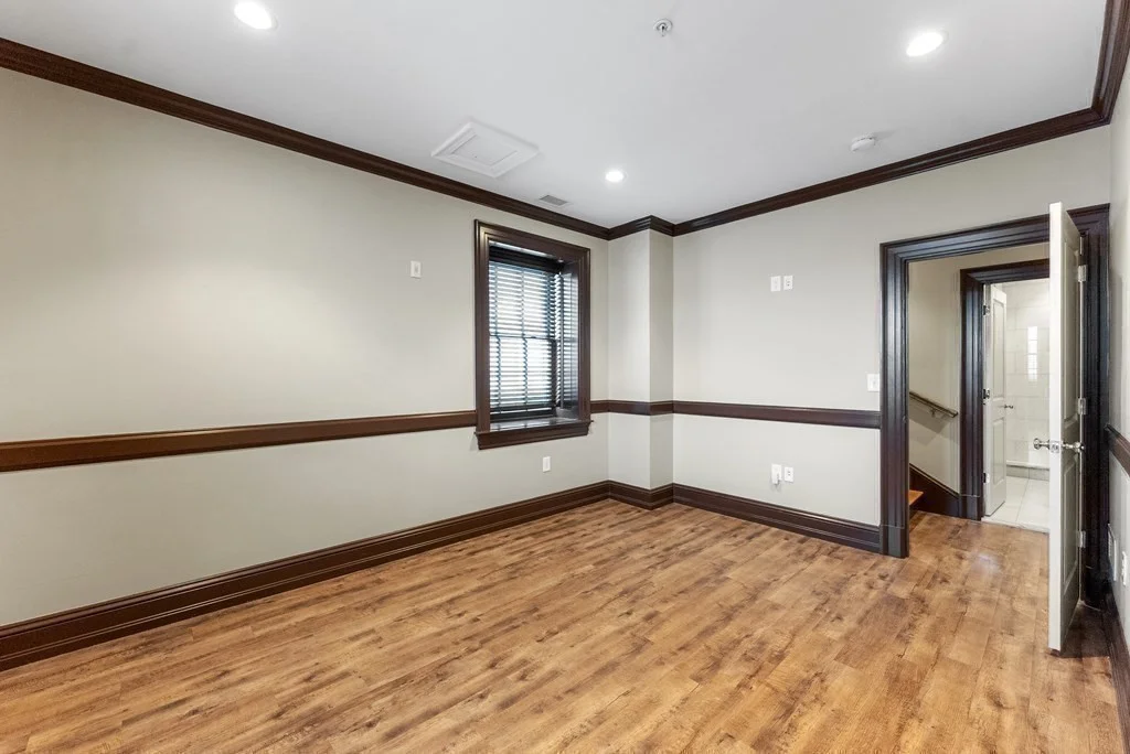 6 Main St Ext, Downtown