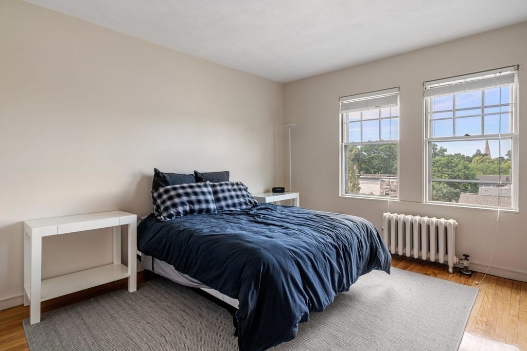 993 Memorial Dr, Harvard Square