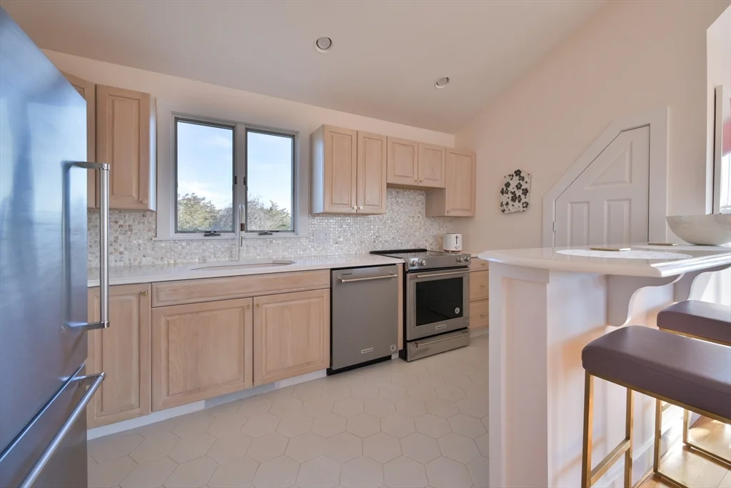 63 Monomoy Rd, Monomoy