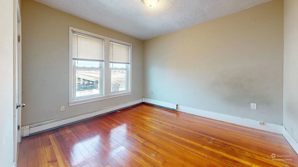 280 Mcgrath Highway, East Somerville