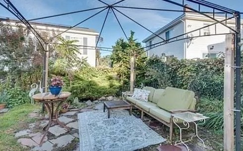 11 Babcock St, Houghs Neck