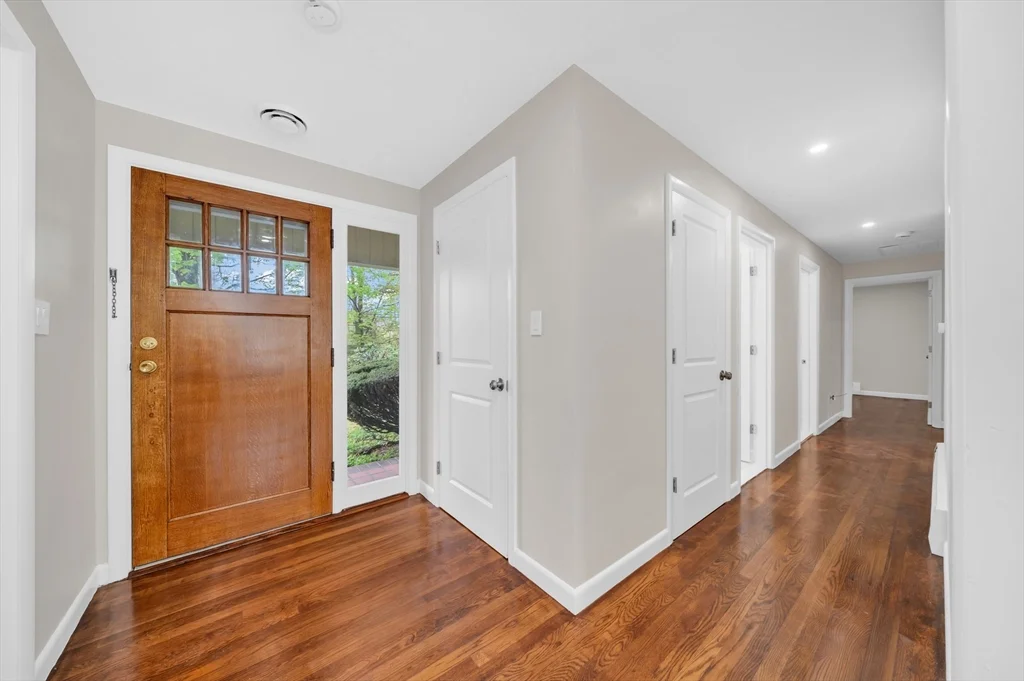 35 Peters St, North Andover