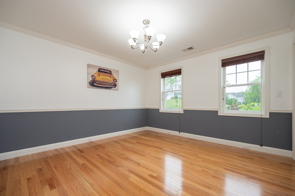 7 Willow Brook Ln, Blackstone