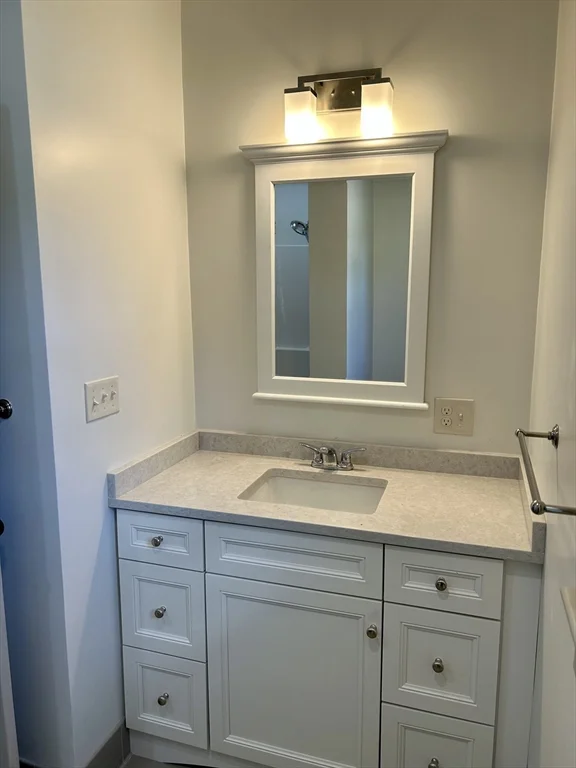 831 Lexington Rd, Concord