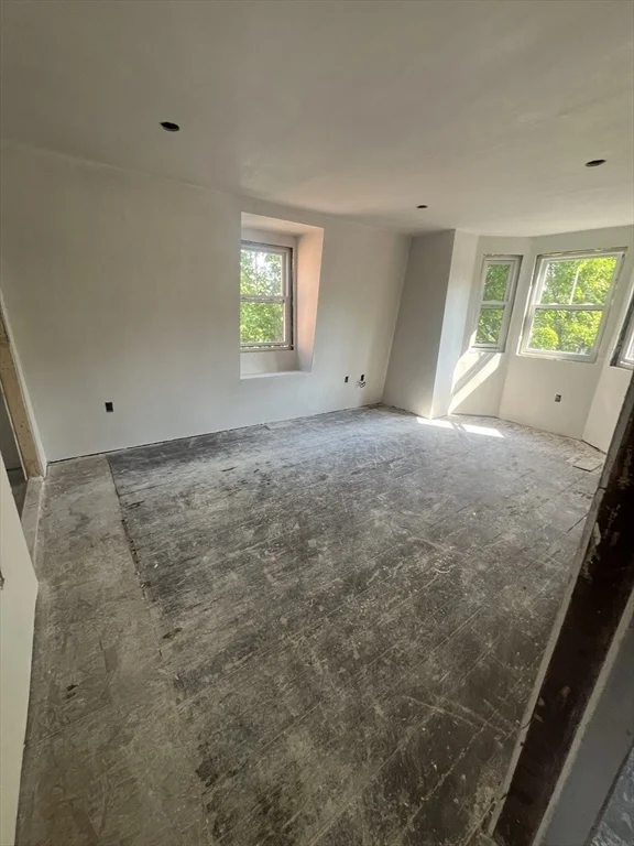 395 W 4th St, South Boston