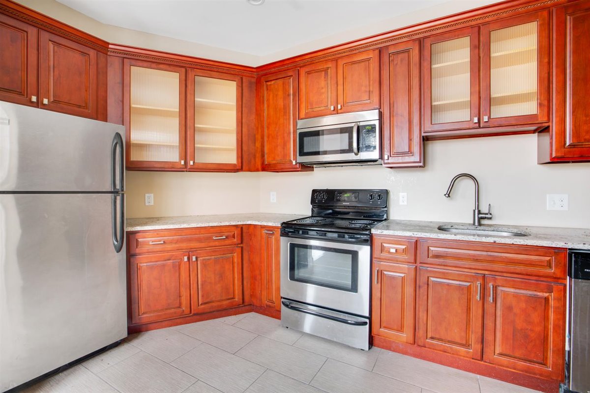 2 bed, 1 bath apartment for rent at 134 Sutherland Rd Unit 6, Brighton