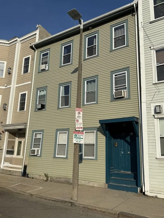 205 D St, South Boston