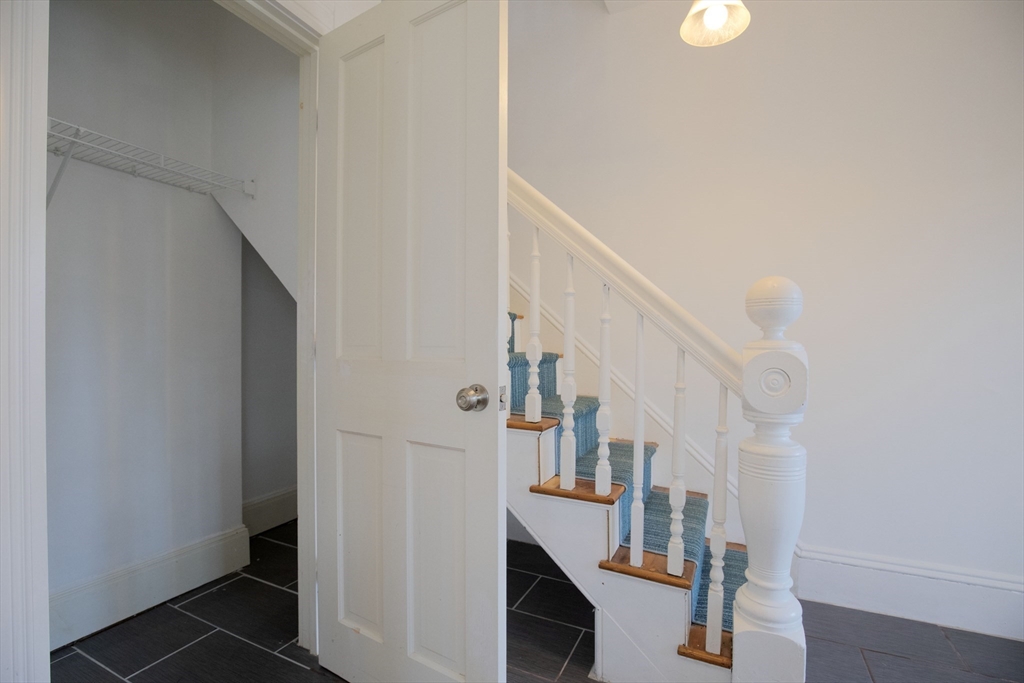 115 Taylor St, Waltham