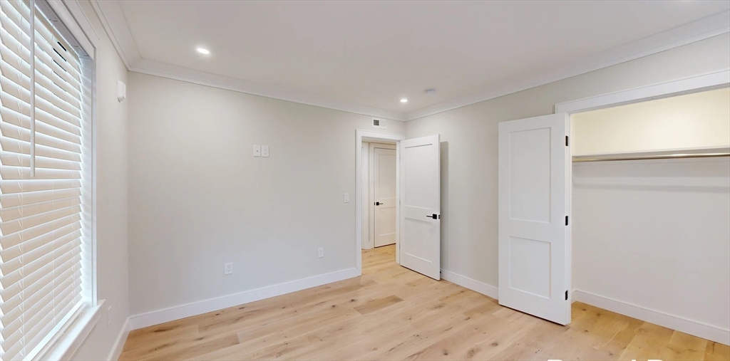 9 Everett St, Allston