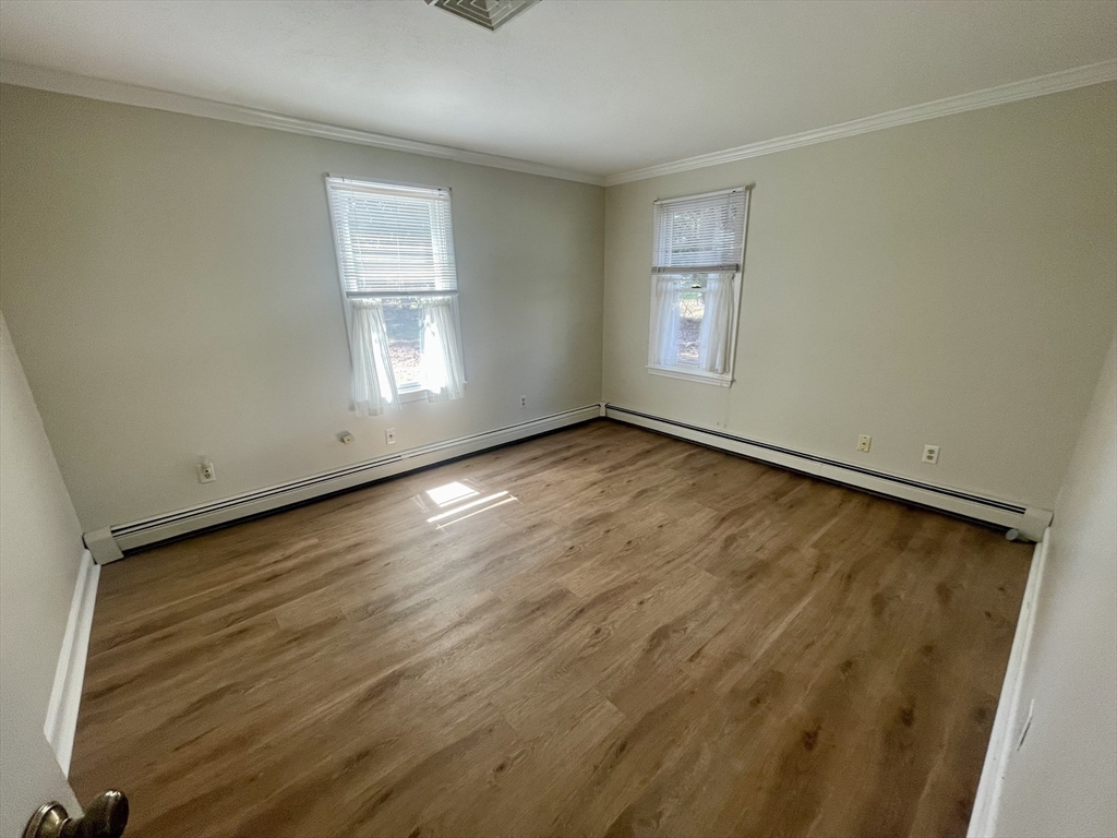 10 Pinegrove, Hingham