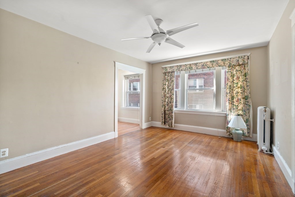 1607 Commonwealth Ave, Brighton