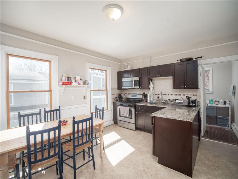 318 Beacon St, Ward Two