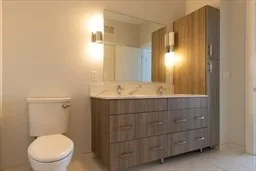 10 Shipyard Dr, Hingham