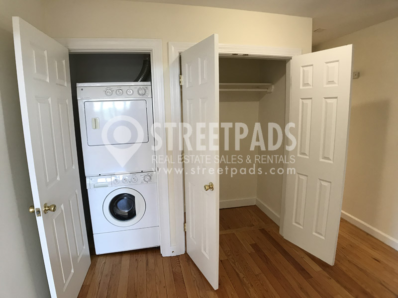 60 Brattle St, Harvard Square