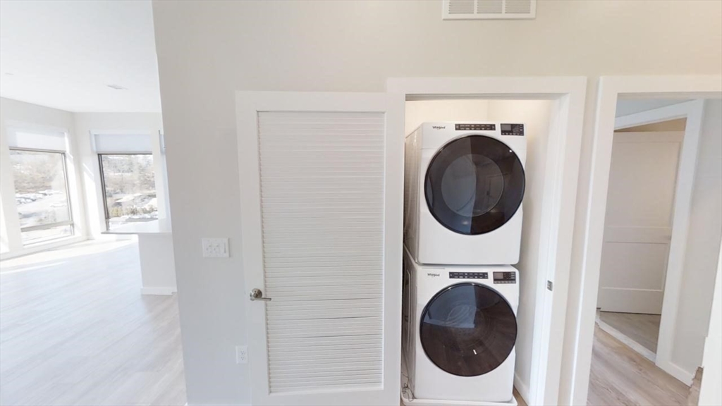 20 4th Ave, Burlington