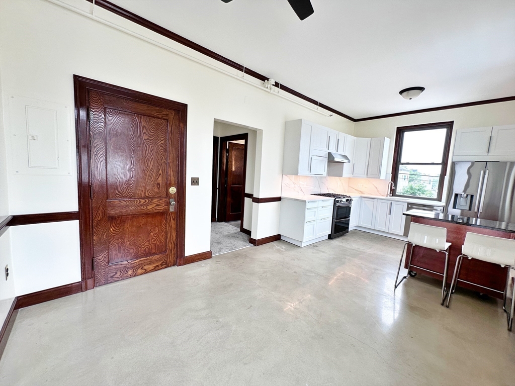 154 Maverick St, East Boston