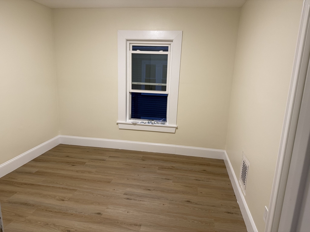 24 Moore St, Quincy Point