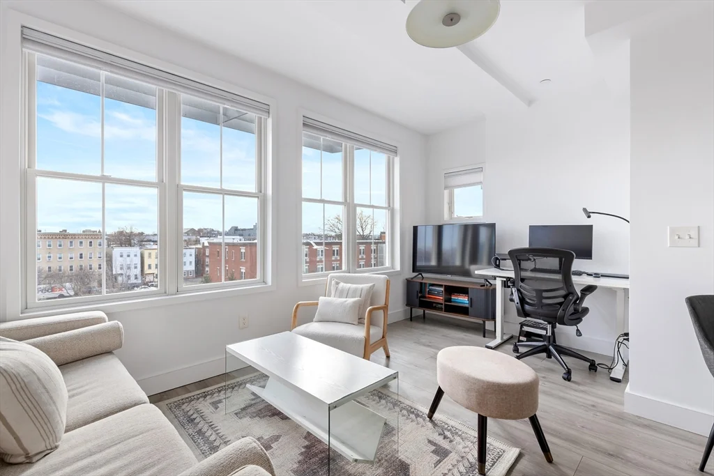 70 Bremen St, East Boston