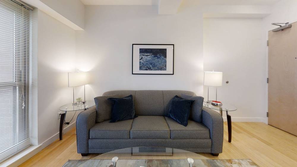 1085 Boylston St, Fenway