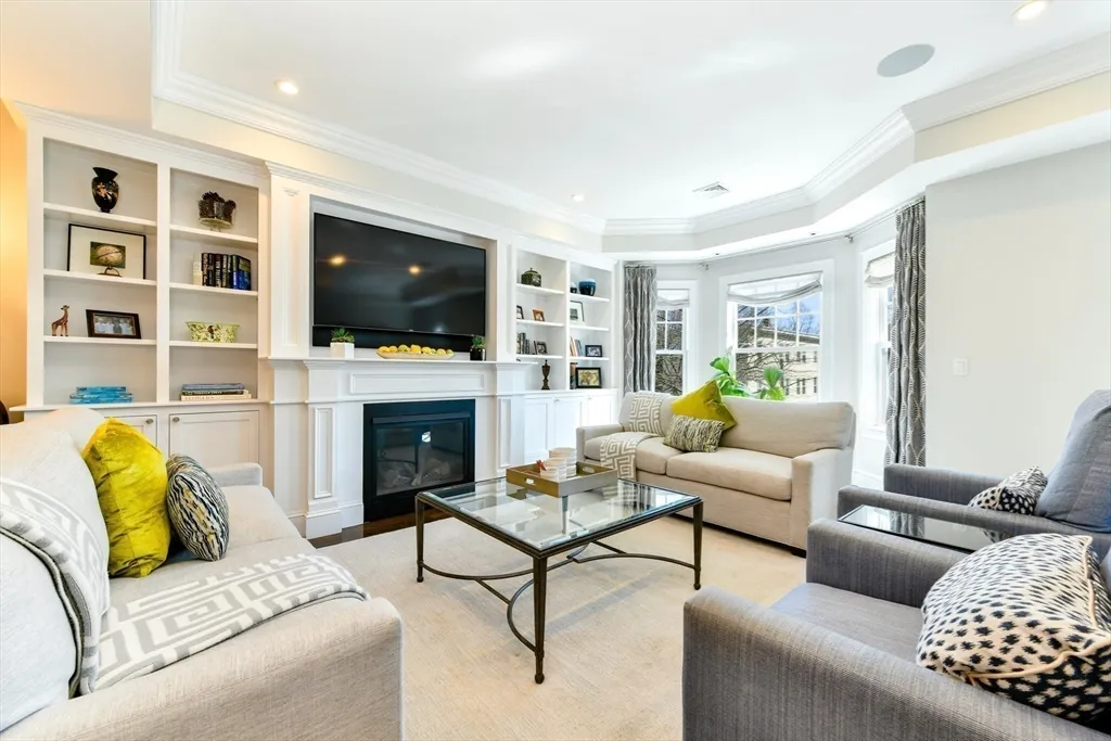 846 East Broadway, South Boston