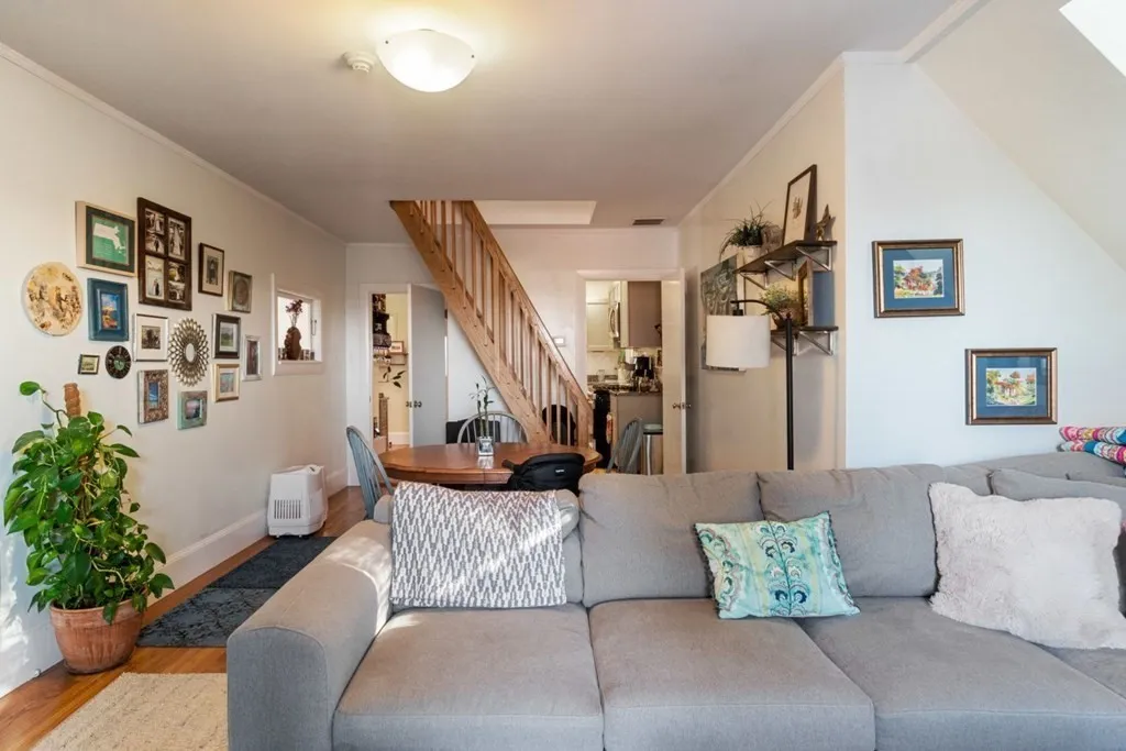 10 West Bellevue Ave, Avon Hill