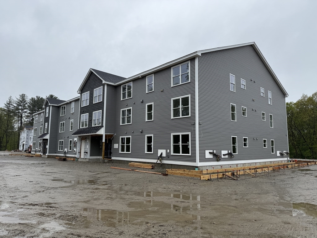 251 Sladen St, Dracut