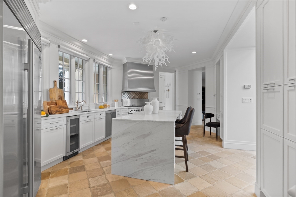 120 Cabot St, Chestnut Hill