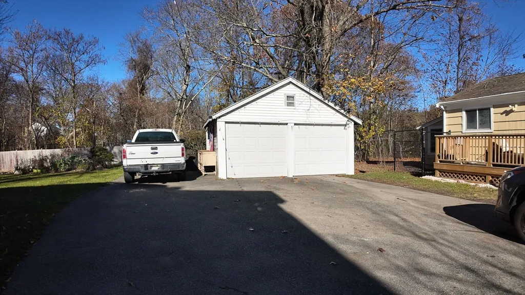 61 Thomas St, Dedham