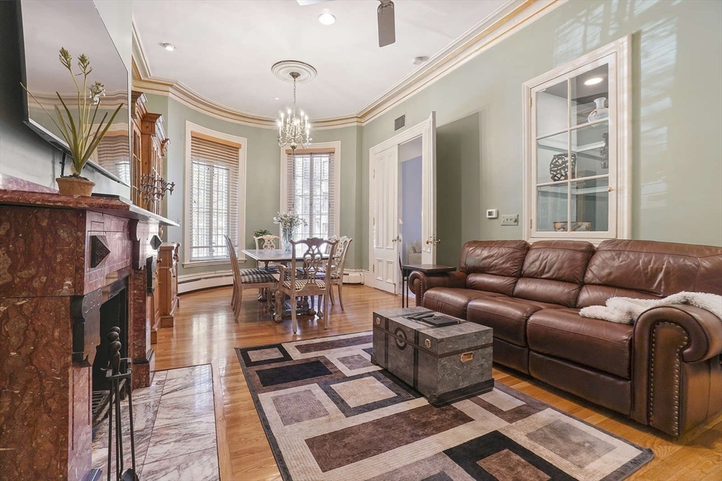 319 Marlborough St, Back Bay