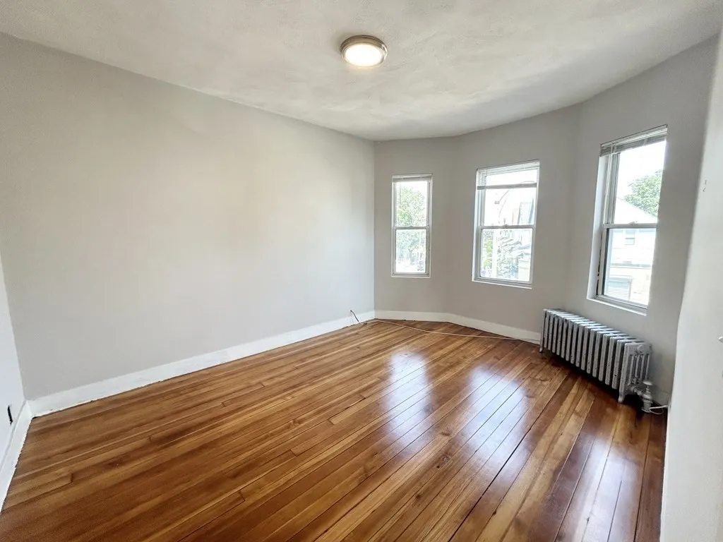 18 Eastman St, Boston