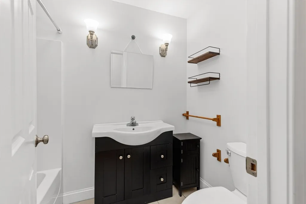 130-R Billington St, Plymouth