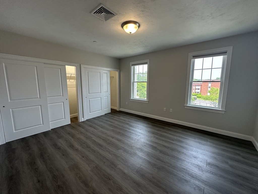 320 Middlesex Ave, Wellington