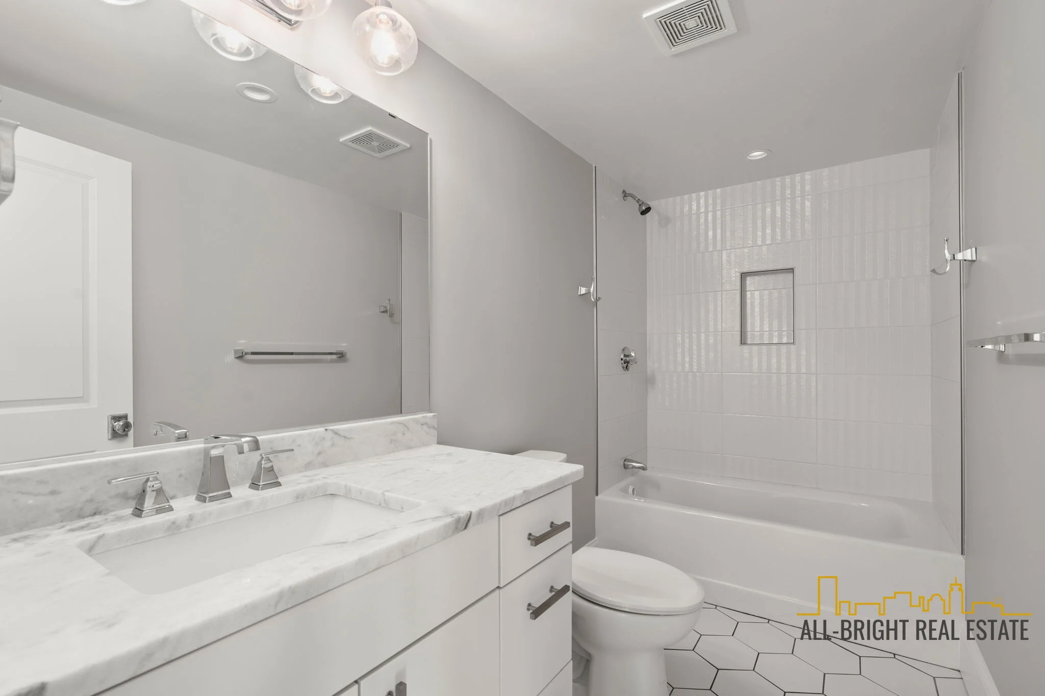 176 Winthrop Shore Dr, Winthrop