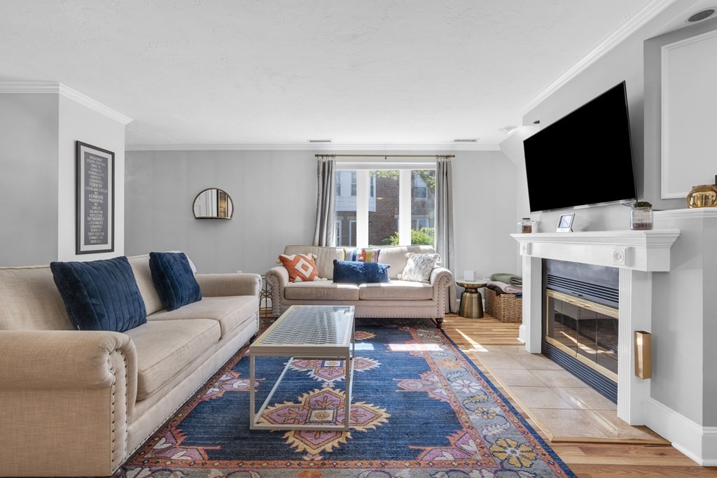 166 Quincy Shore Dr, Quincy