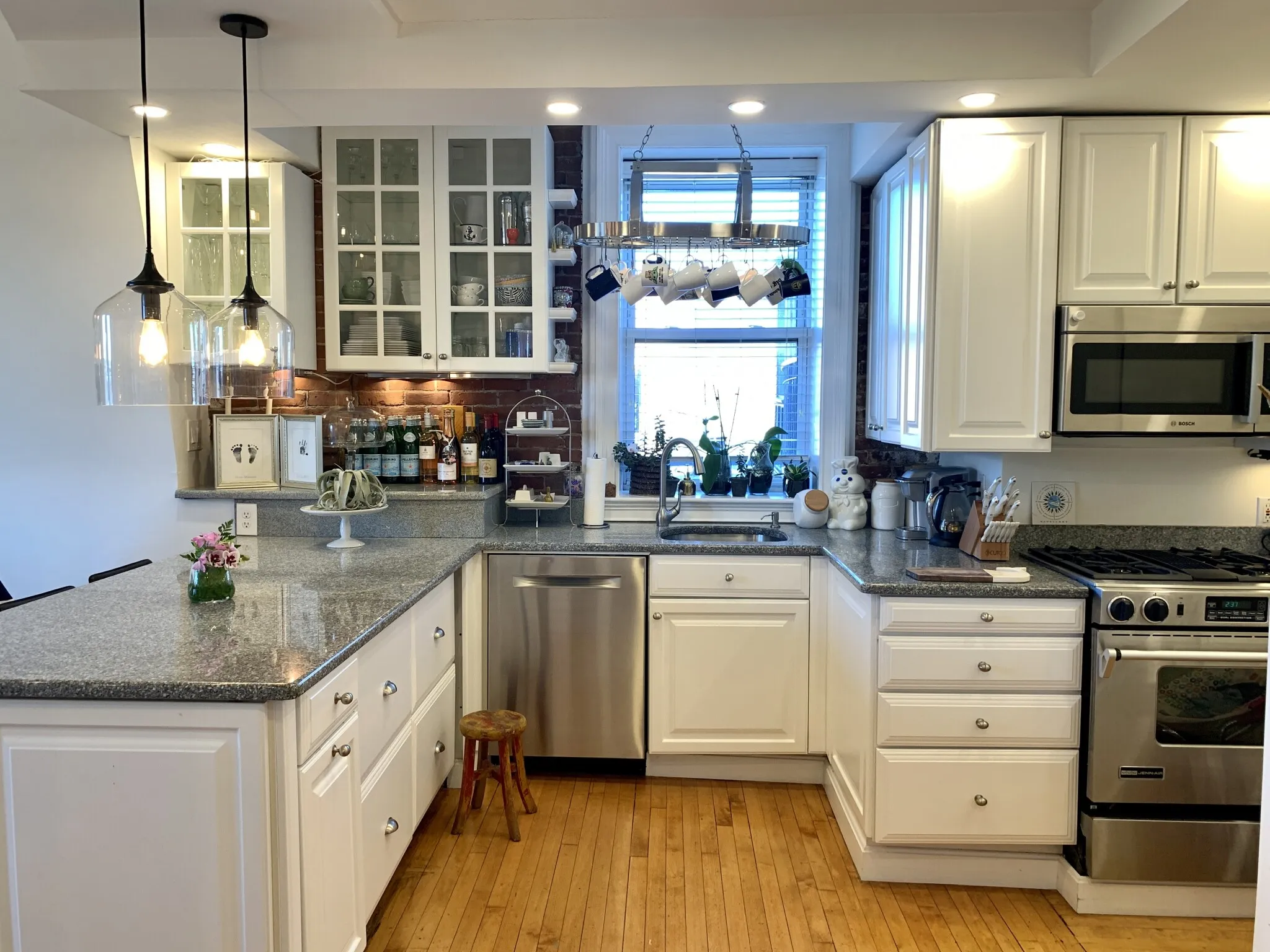 64 Commonwealth Ave, Back Bay