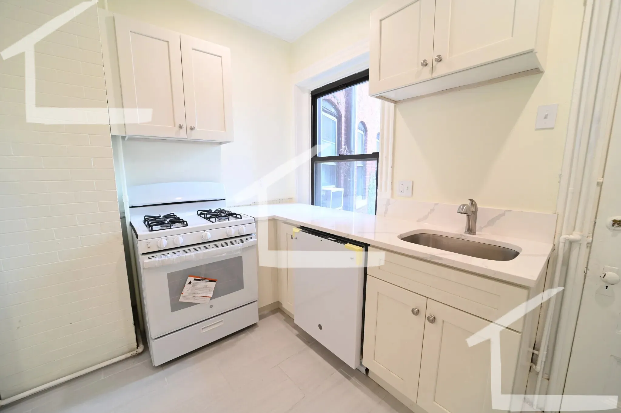 1855 Beacon St, Aspinwall Hill