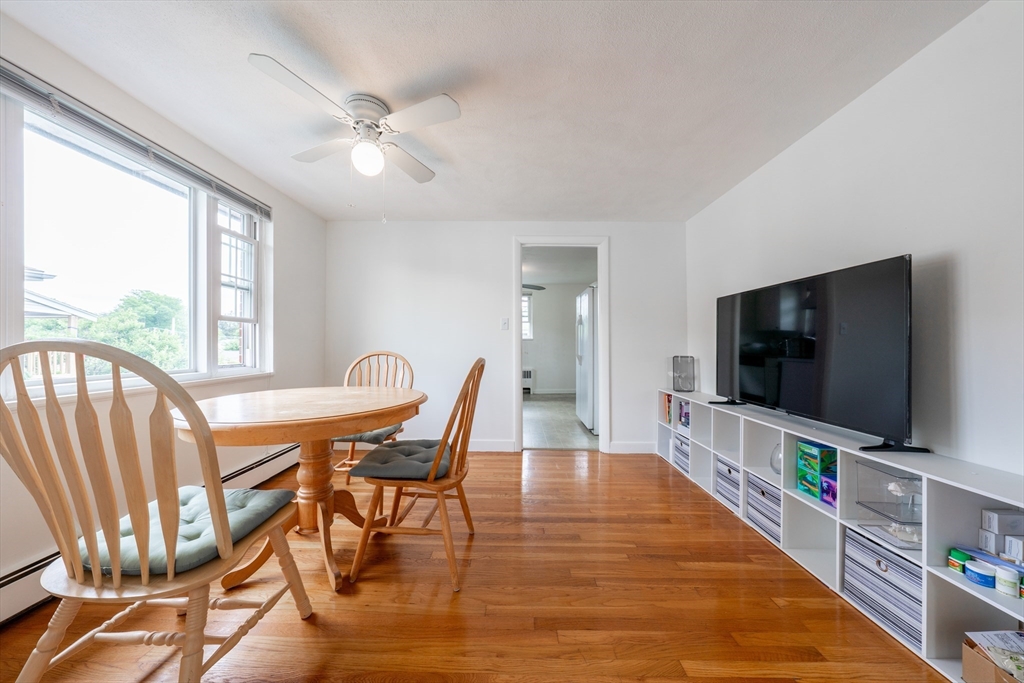 35 Hamilton Rd, Belmont